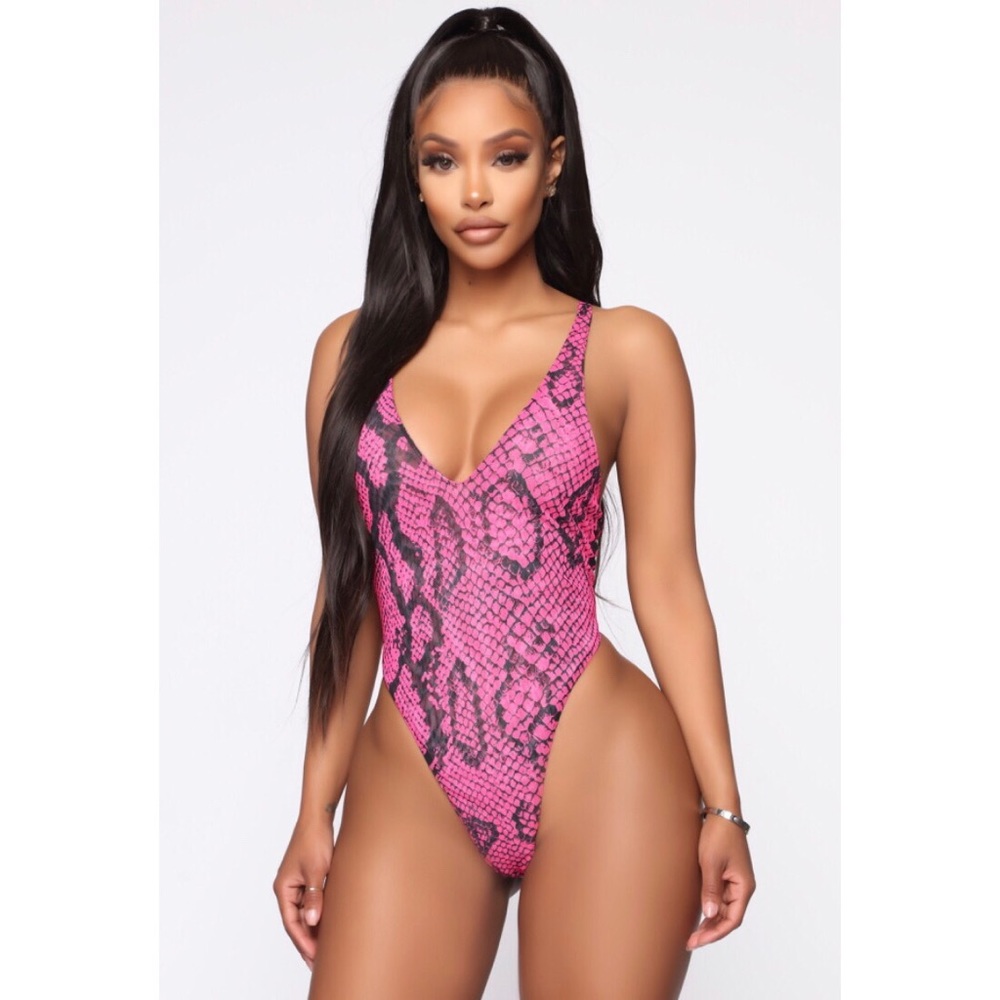 💗Fashion Nova Mesh Body Suit💗
